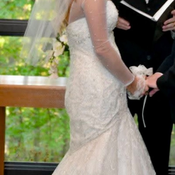 Kenneth Pool Wedding Gown - Picture 9 of 10